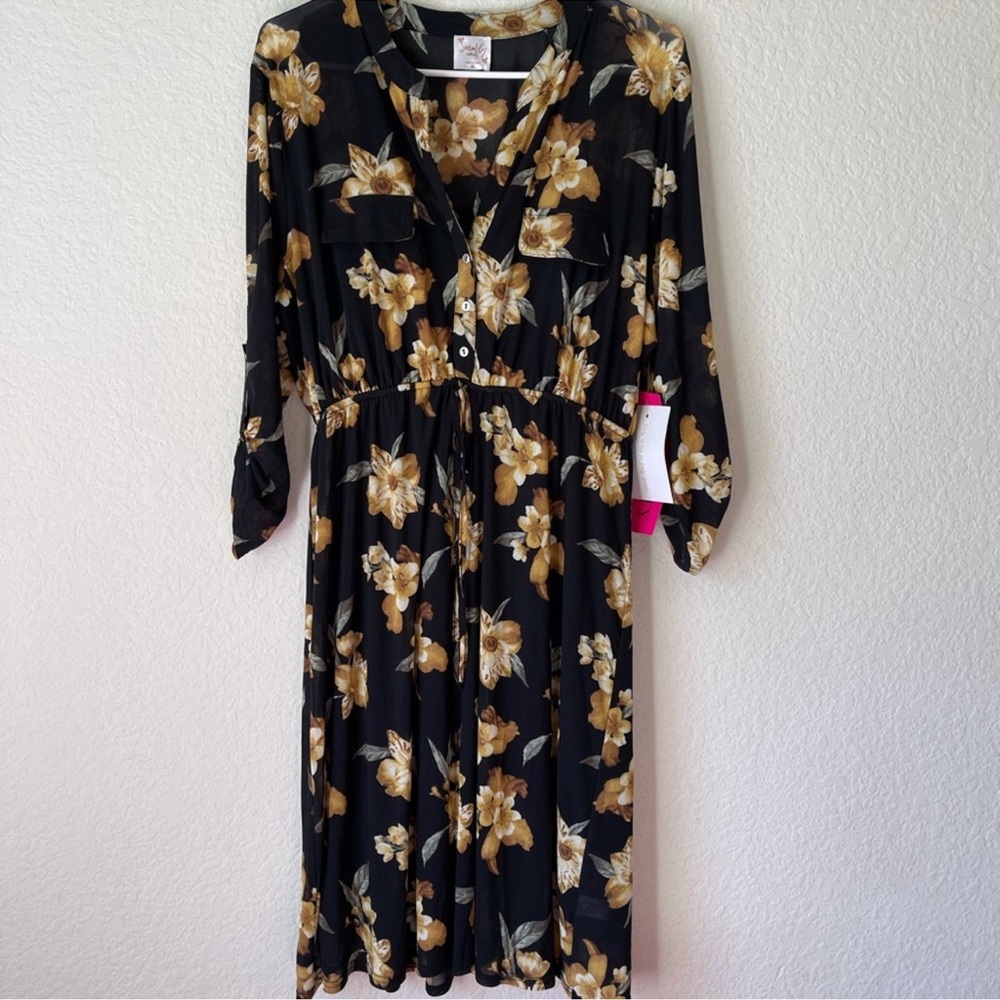 Black/Yellow Maternity dress in a size XL, SirenLily..NWT!!